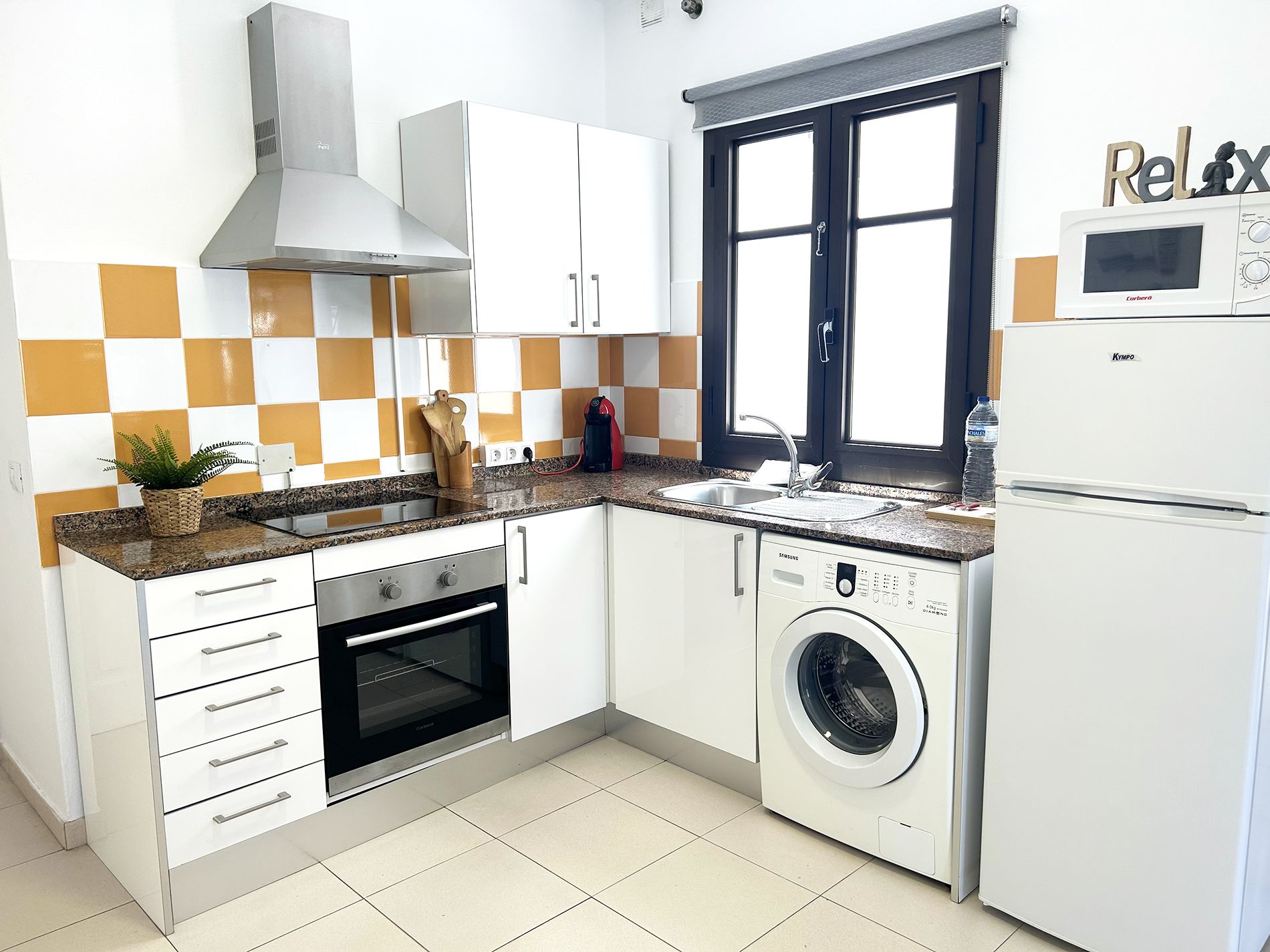 mahostly_apartamento_comillas_pb_cocina