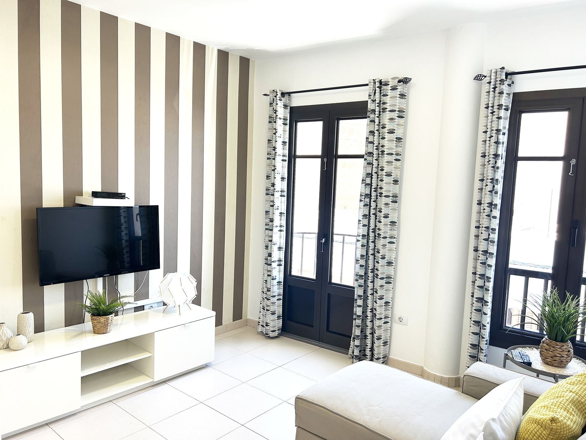 mahostly_apartamento_comillas_pb_salon_3